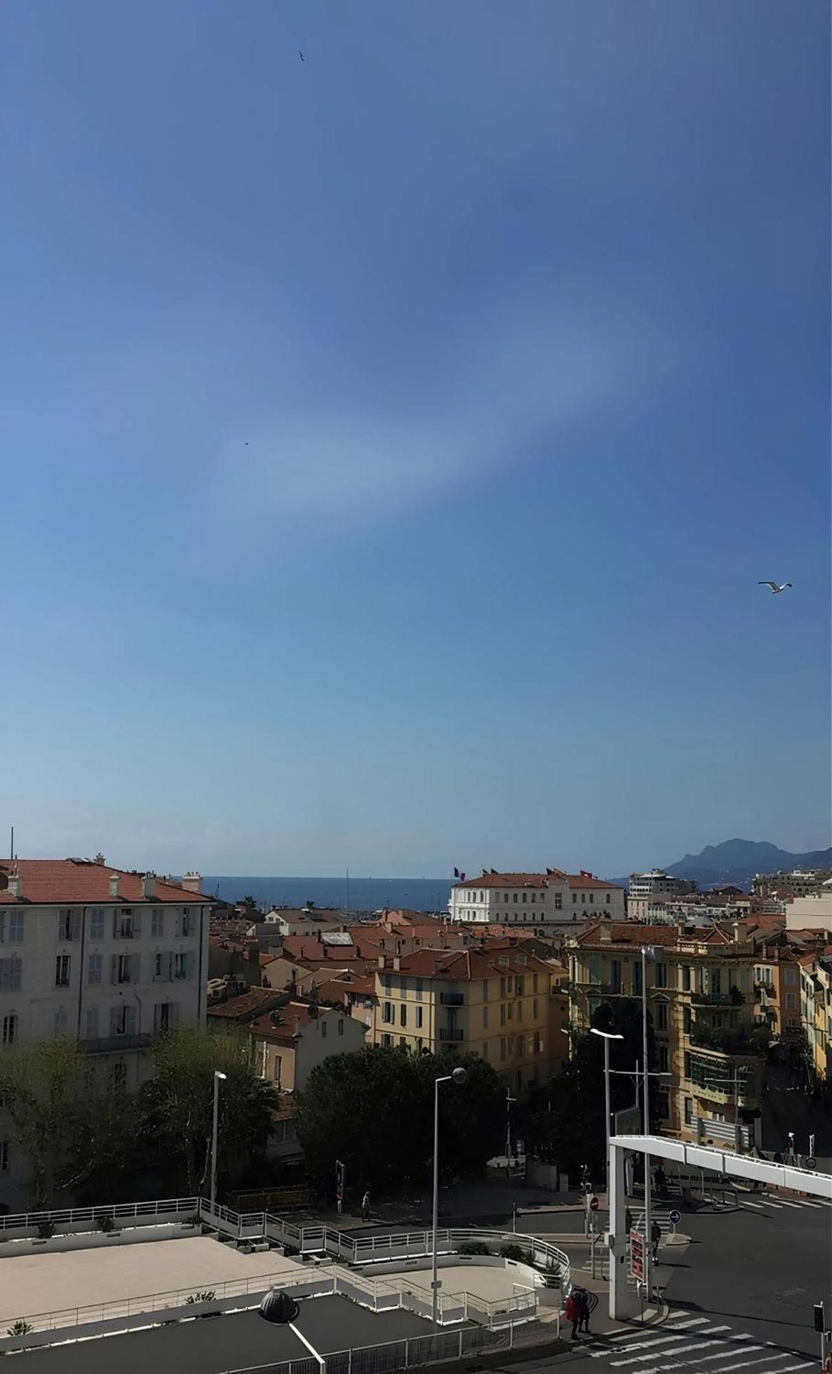 Spacieux A Pres De La Cannes